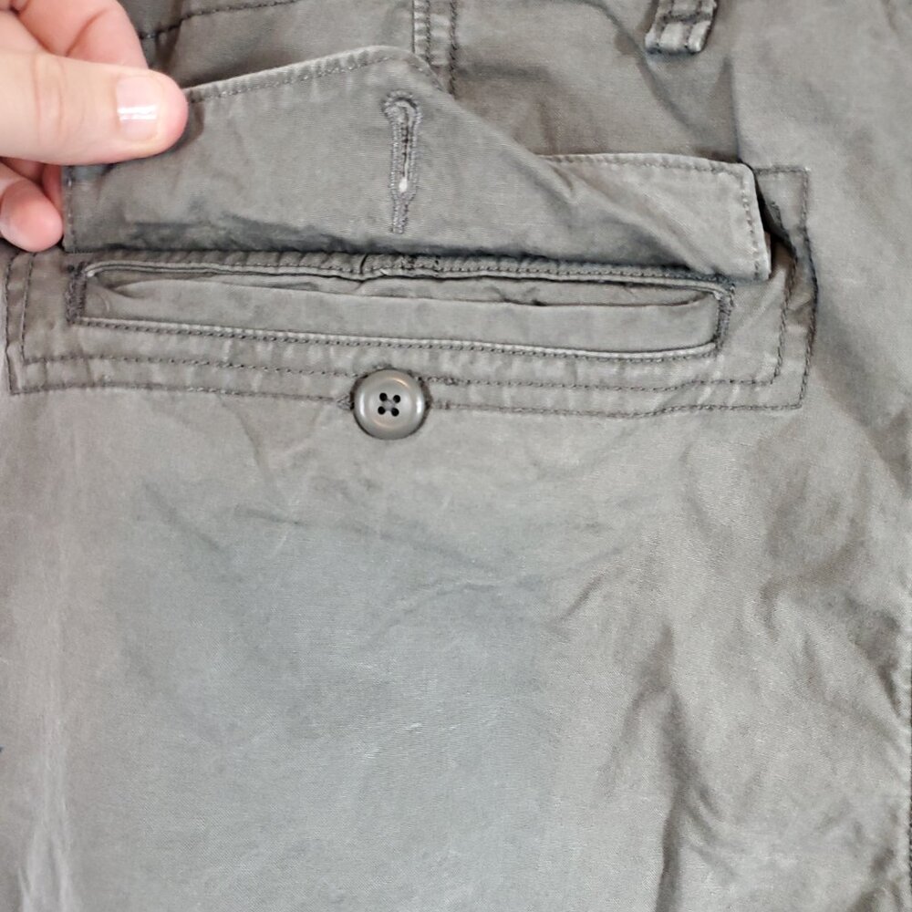 Old Navy Grey Cargo Shorts Mens Sz 36 Tall - Picture 7 of 8
